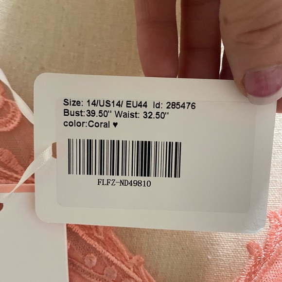 Coral dress, Size 14, 39.5 bust, 32.5 waist - Picture 6 of 7